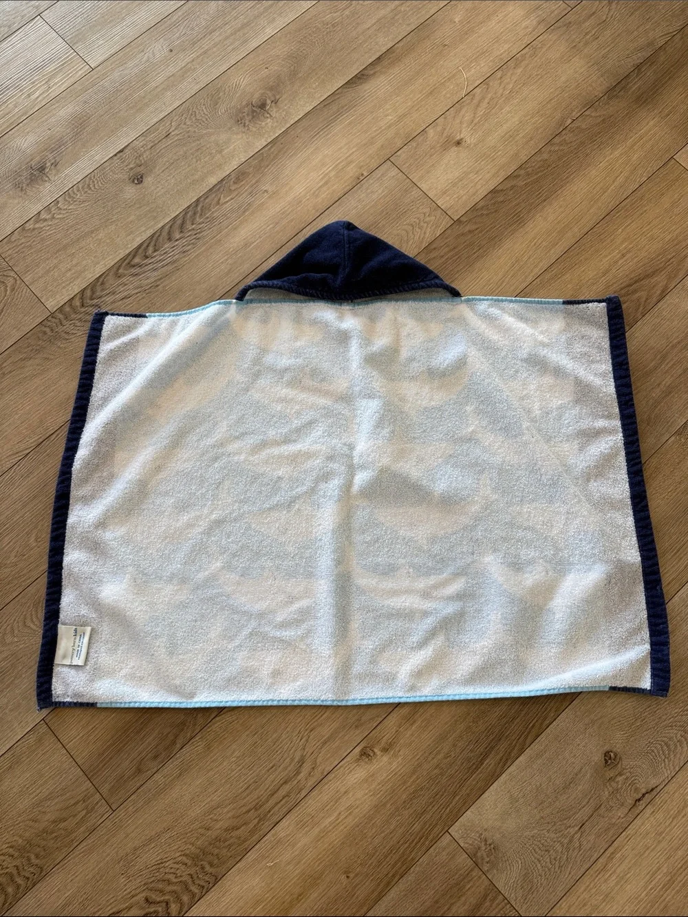 🆕 Pottery Barn Shark Print Hooded Baby Towel - Blue & Navy